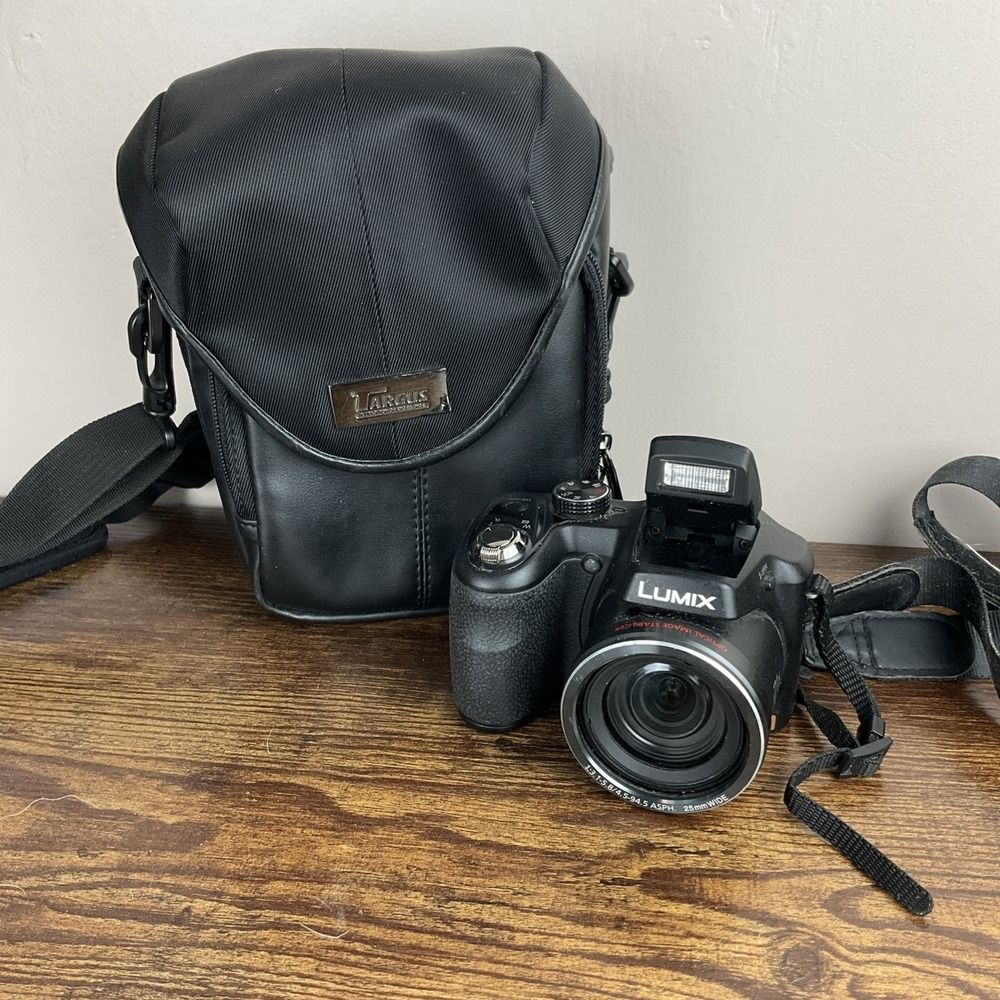 Panasonic Lumix DMC-LZ30 16 MP Digital Camera 21x Optical Zoom Case & 2gb Memory
